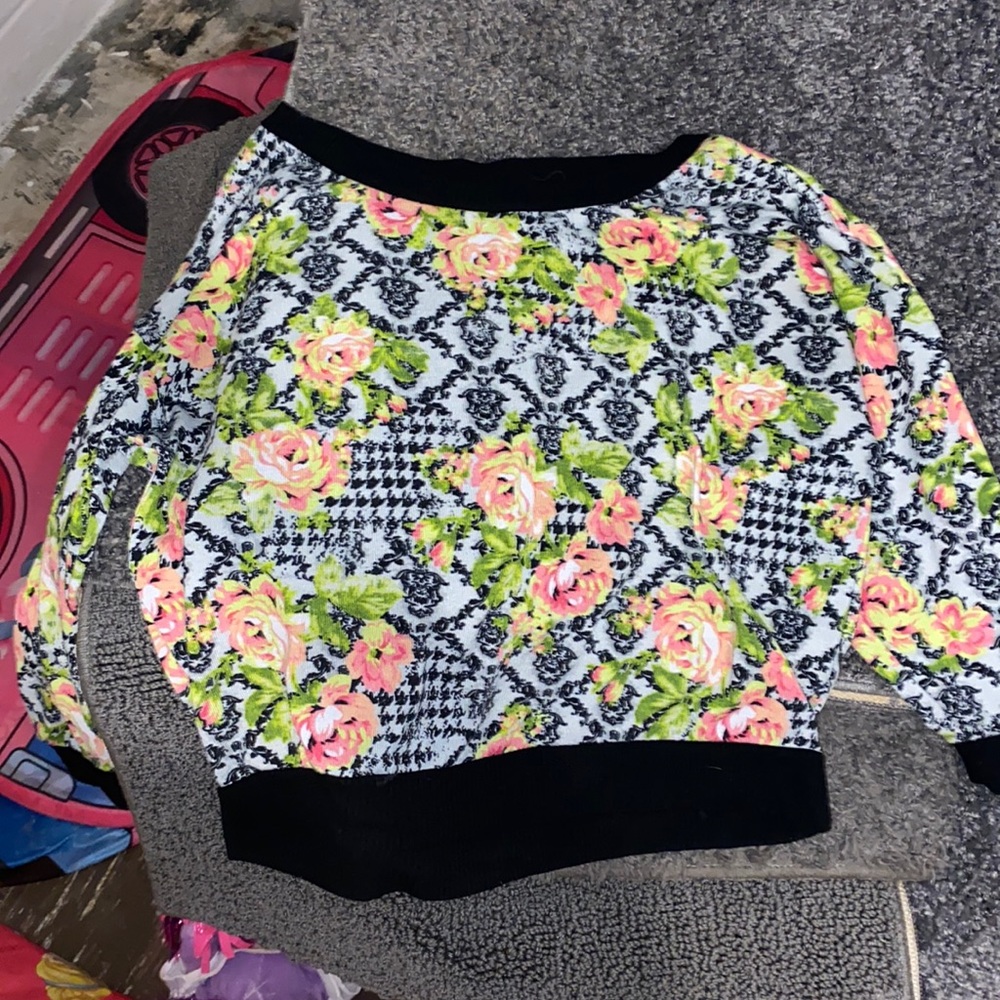 Cute blouse!